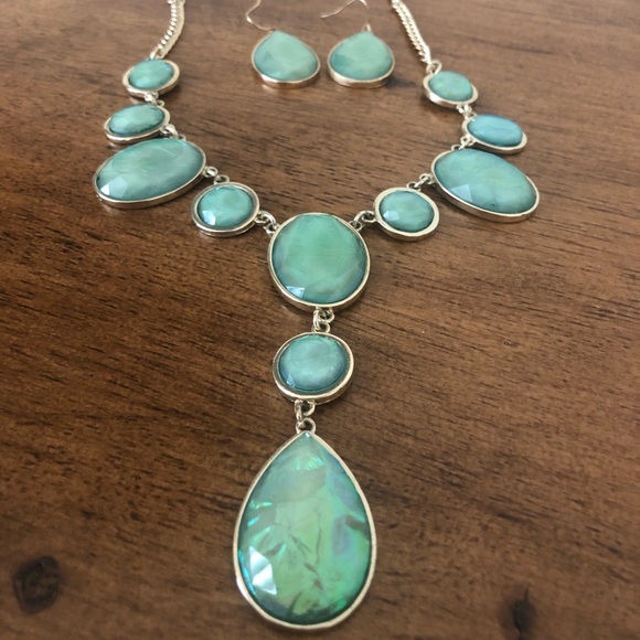 unk Jewelry - Turquoise Necklace & Earrings Set unk Jewelry - Turquoise Necklace & Earrings Set